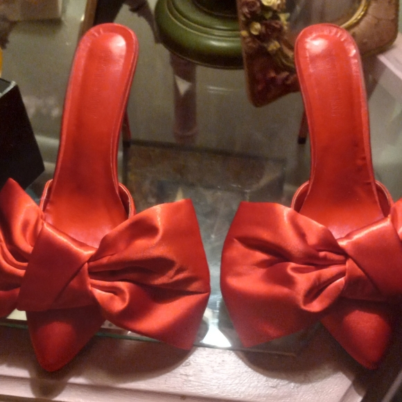 Iconic big Bow red heel mule - Picture 3 of 3